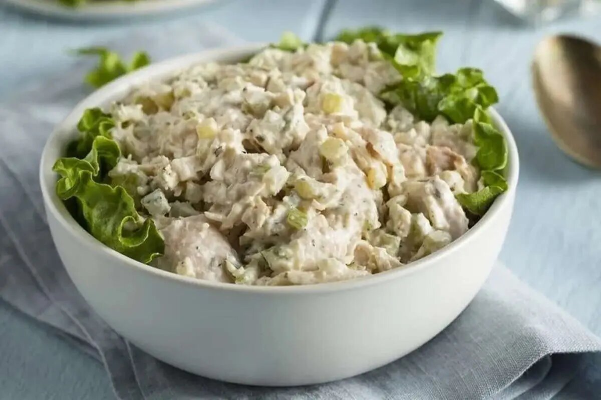 طرز تهیه سالاد مرغ و گردوی ارمنی؛ ترکیبی مقوی و سریع