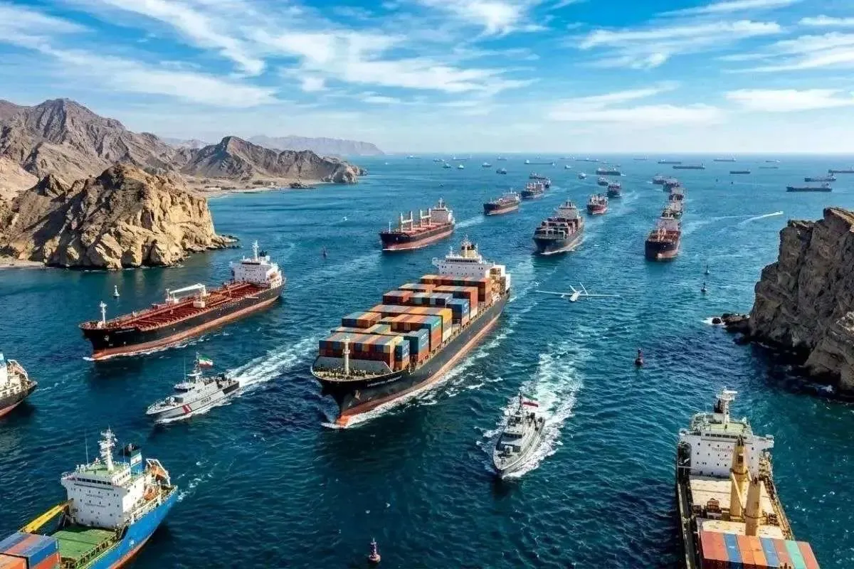کاهش ترافیک کشتی‌ها در تنگه هرمز؛ عبور تنها ۶ کشتی در روز چهارشنبه