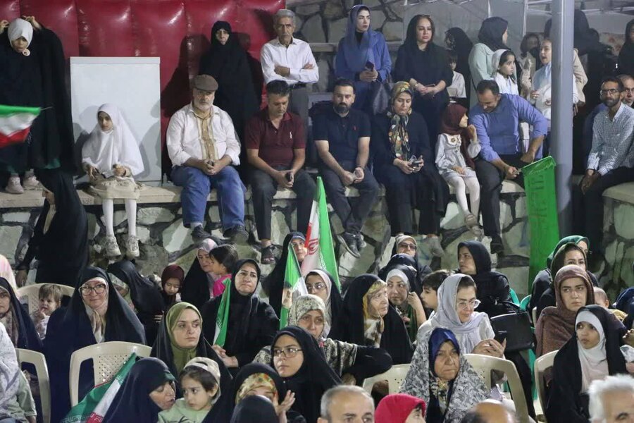 پردیس | مشارکت پرشور مددجویان و کارکنان بهزیستی در جشن ولادت پیامبر (ص) و امام جعفر صادق (ع)