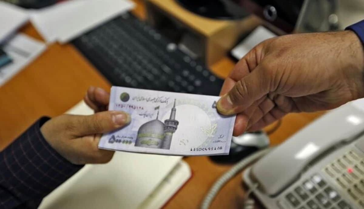 ممنوعیت بلوکه کردن وام‌ها و اجبار به توثیق حساب نقدی
