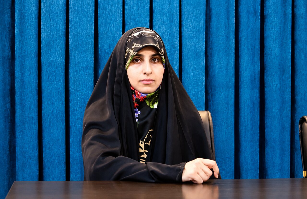 هویت جنسیتی زنان در تله‌ی شبکه‌های اجتماعی؛ تحلیل متدهای متقاعدسازی