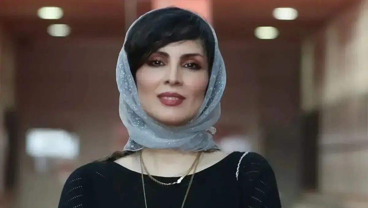 حضور آرزو تاج‌نیا در اکران فیلم «سگمار» با استایلی رسمی