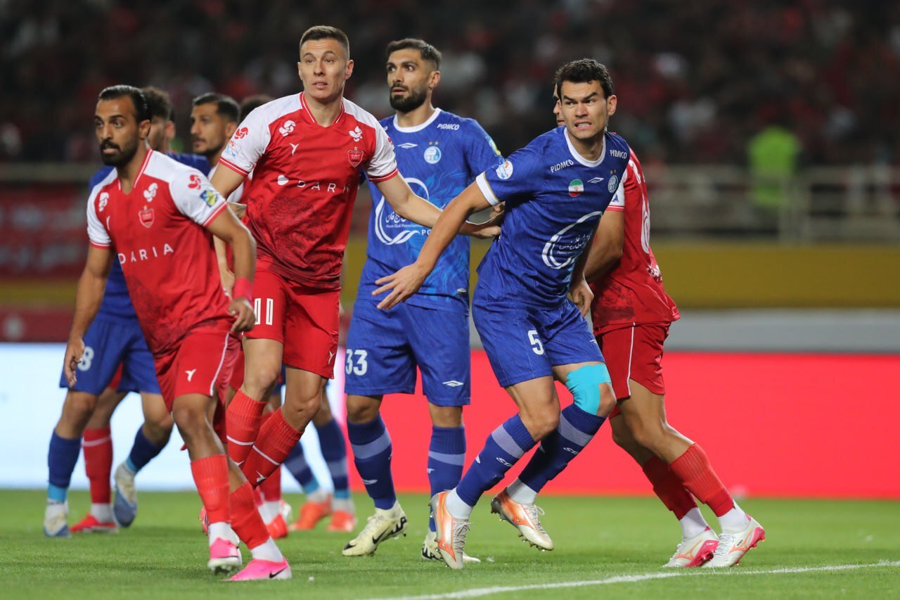 تساوی استقلال و پرسپولیس در اصفهان؛ آبی‌پوشان به رده دوم صعود کردند