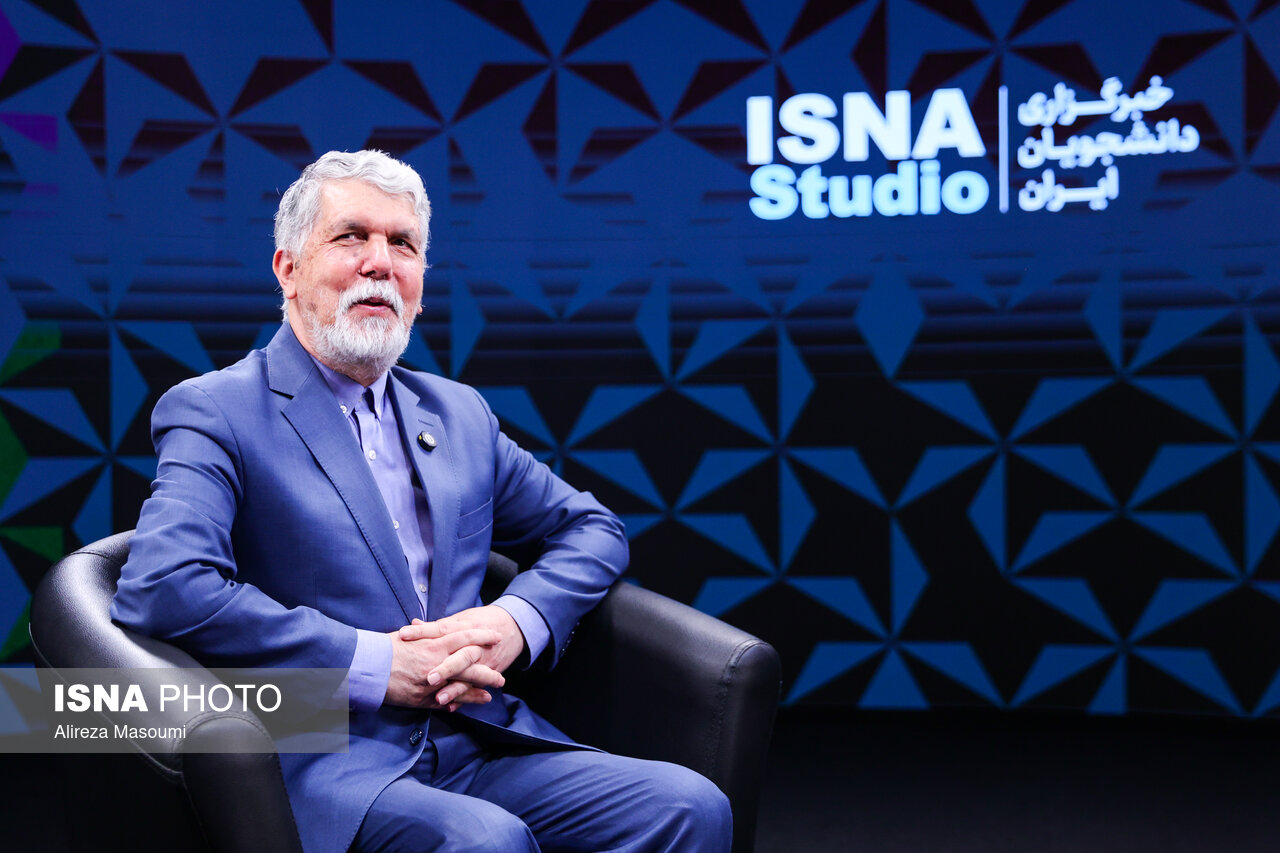 بحران مرجعیت رسانهای؛ وقتی «انسانرسانهها» جایگزین خبرگزاریها میشوند