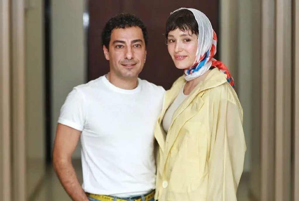 واکنش فرشته حسینی به حذف نوید محمدزاده از نمایش «آرش»